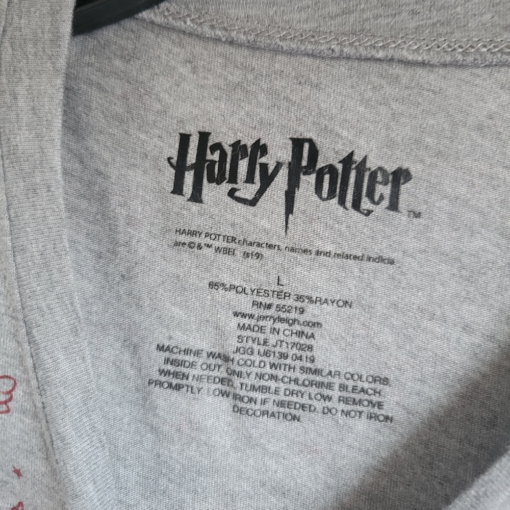 🟣Harry Potter Graphic Tee Shirt - Picture 2 of 3